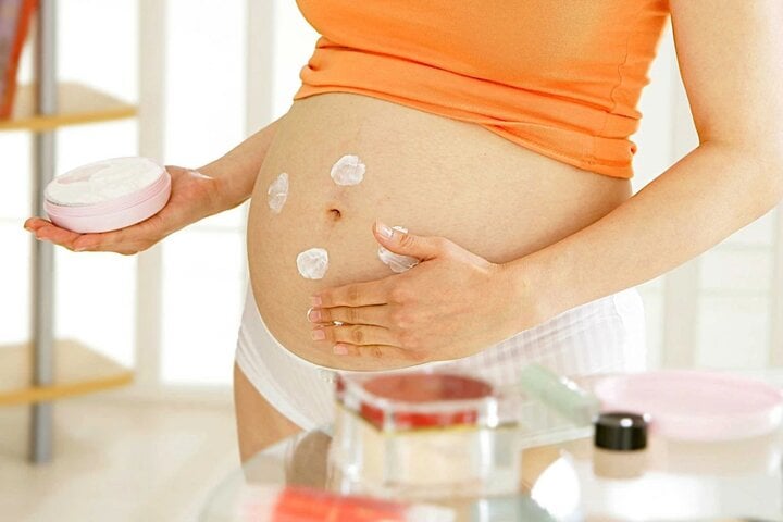 Phụ nữ mang thai có được dùng kem chống nắng? - Ảnh 1.
