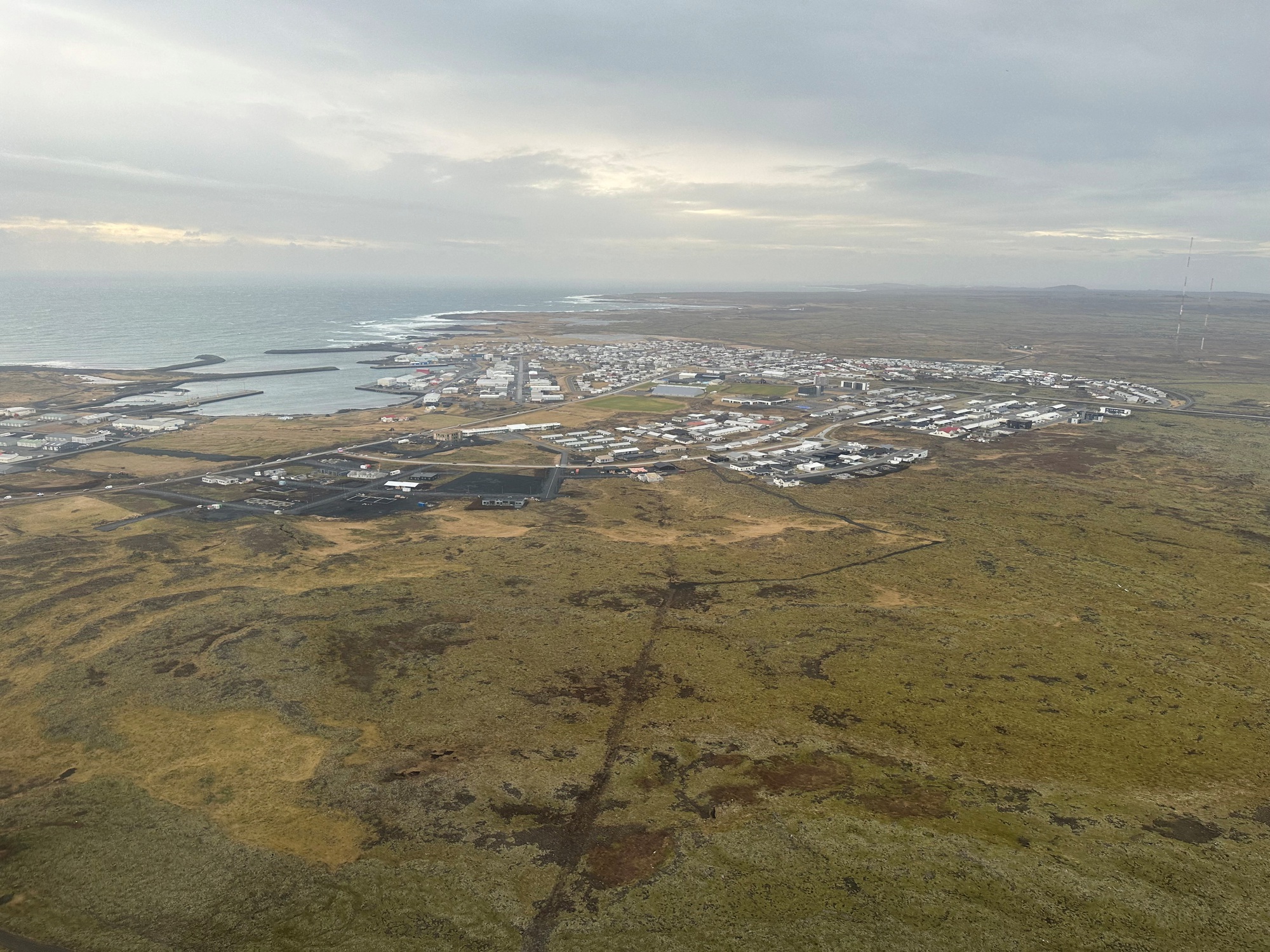 Đường hầm mắc-ma dài 15 km sôi sục trong lòng Iceland - Ảnh 7.