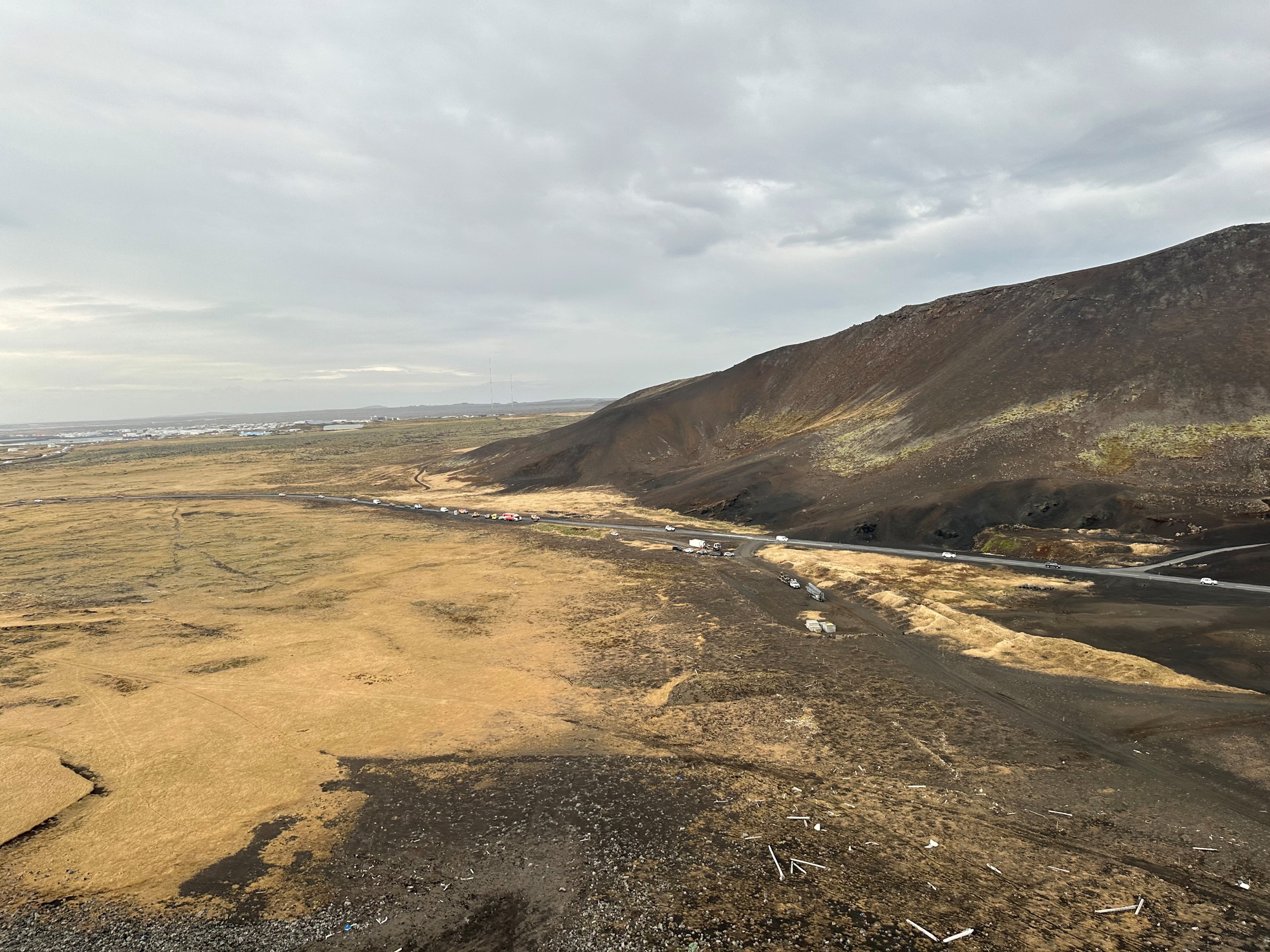 Đường hầm mắc-ma dài 15 km sôi sục trong lòng Iceland - Ảnh 8.