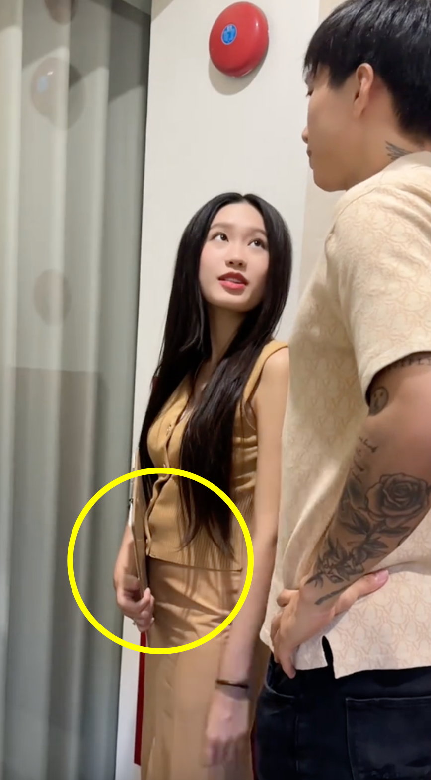 Hé lộ hậu trường thử váy cưới Doãn Hải My và Đoàn Văn Hậu, netizen “soi” cận vòng 2 lùm lùm của cô dâu- Ảnh 1. Hé lộ hậu trường thử váy cưới Doãn Hải My và Đoàn Văn Hậu, netizen “soi” cận vòng 2 lùm lùm của cô dâu- Ảnh 1.