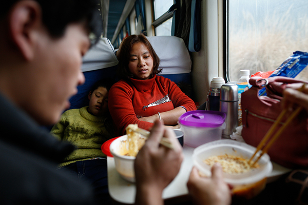 Các chuyến tàu hỏa ở Trung Quốc dần mất đi… thứ mùi &quot;đậm đà&quot; đặc trưng: Thanh niên hiện đại thấy vui, người thế hệ trước lại hoài niệm - Ảnh 4.