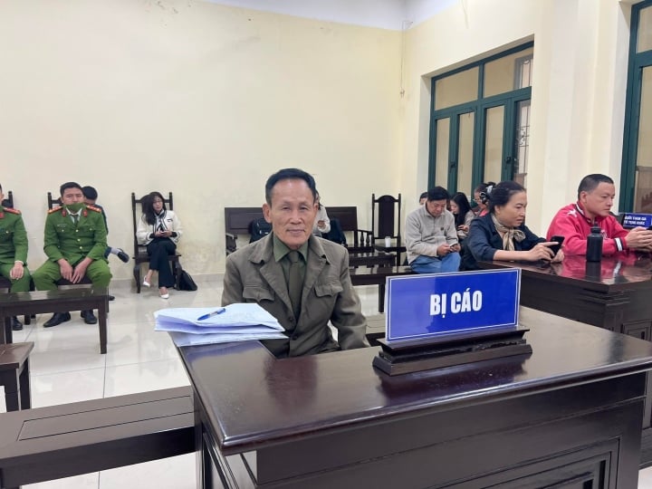 Chủ nhà trọ Hiệp "khùng" được giảm 6 tháng tù - Ảnh 1. Chủ nhà trọ Hiệp "khùng" được giảm 6 tháng tù - Ảnh 1.