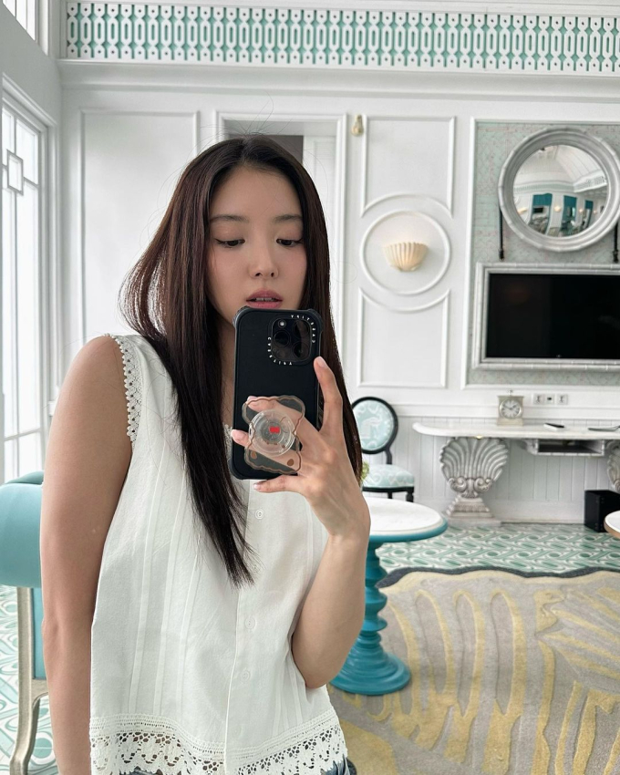 Nữ diễn viên "Cổ Tay Áo Màu Đỏ" đội nón lá, khoe visual xinh đẹp khi vi vu Phú Quốc - Ảnh 8. Nữ diễn viên "Cổ Tay Áo Màu Đỏ" đội nón lá, khoe visual xinh đẹp khi vi vu Phú Quốc - Ảnh 8.