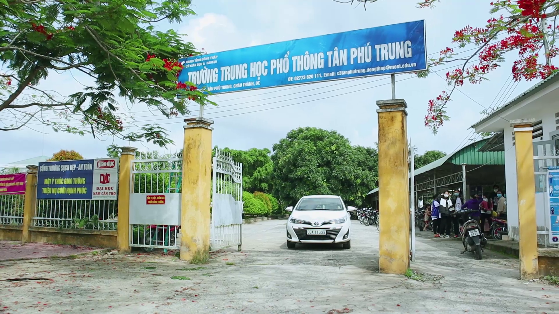 Phó hiệu trưởng ở Đồng Tháp tử vong trong tư thế treo cổ - Ảnh 1.