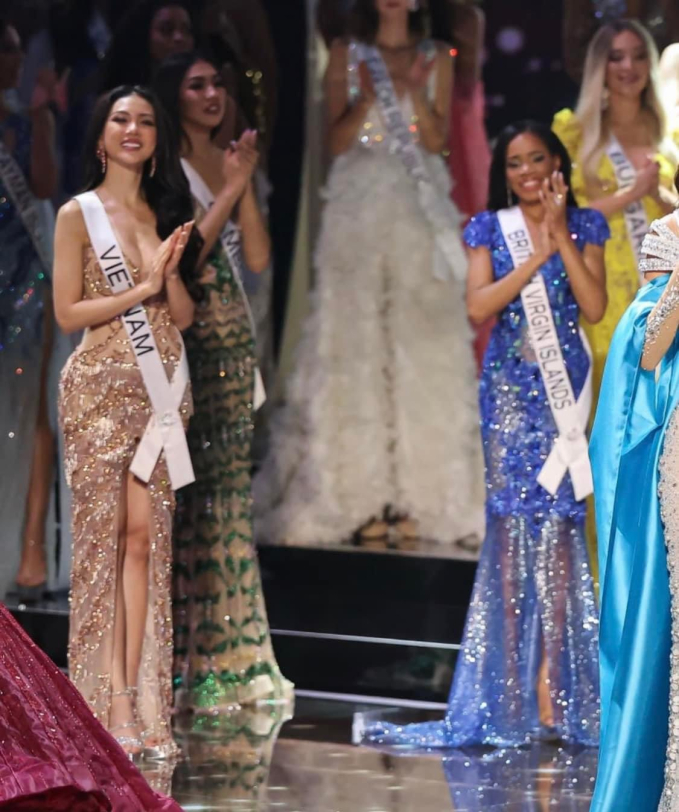 Rộ ảnh Bùi Quỳnh Hoa trên sân khấu Miss Universe sau khi trượt Top 20, biểu cảm gây chú ý - Ảnh 3.