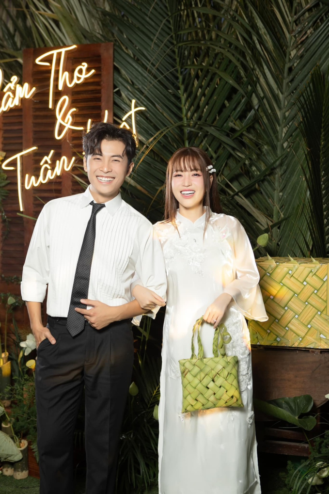Gin Tuấn Kiệt gia nhập hội nghiện vợ, sơ hở là làm hành động ngọt ngào này với Puka - Ảnh 3. Gin Tuấn Kiệt gia nhập hội nghiện vợ, sơ hở là làm hành động ngọt ngào này với Puka - Ảnh 3.