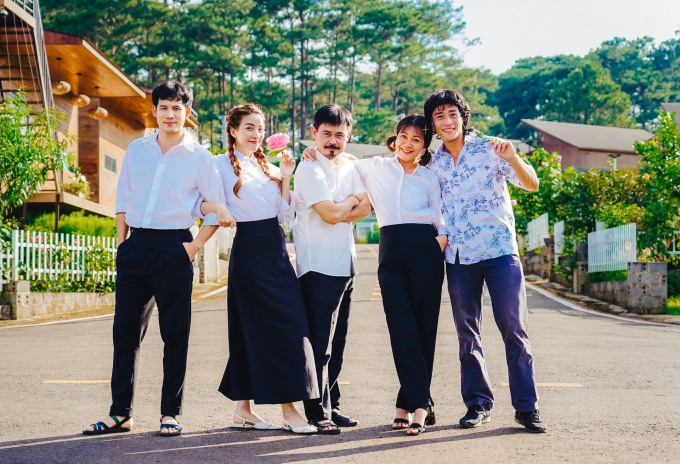 Phim Việt giờ vàng gây thất vọng toàn tập vì nội dung quá dở, netizen than "sai ngay từ khâu chọn diễn viên?" - Ảnh 1. Phim Việt giờ vàng gây thất vọng toàn tập vì nội dung quá dở, netizen than "sai ngay từ khâu chọn diễn viên?" - Ảnh 1.