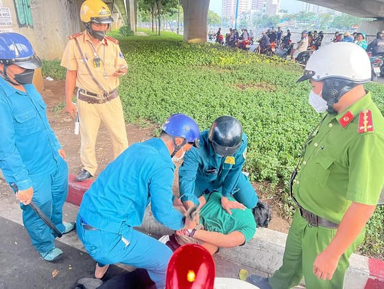 Vụ sát hại 3 mẹ con ở quận 8: Bà ngoại thoát chết trong gang tấc - Ảnh 6. Vụ sát hại 3 mẹ con ở quận 8: Bà ngoại thoát chết trong gang tấc - Ảnh 6.