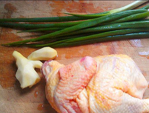 Làm món thịt gà ngon tuyệt vị, rất hợp trong bữa cơm mùa đông và chế biến lại vô cùng dễ - Ảnh 1.