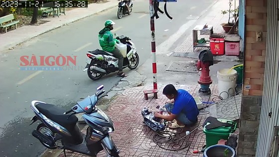 Vụ sát hại 3 mẹ con ở quận 8: Bà ngoại thoát chết trong gang tấc - Ảnh 3. Vụ sát hại 3 mẹ con ở quận 8: Bà ngoại thoát chết trong gang tấc - Ảnh 3.