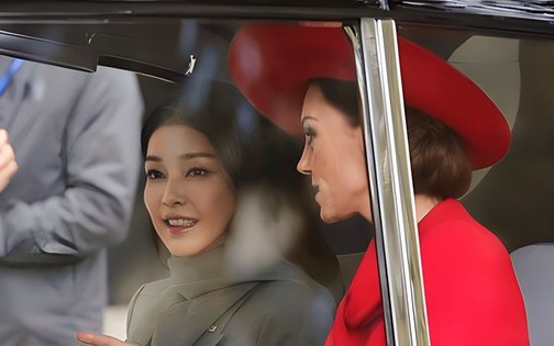 Đệ nhất Phu nhân Hàn Quốc được khen khi đứng cạnh Vương phi Kate