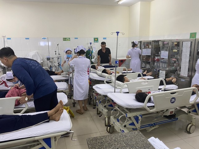 Nguyên nhân 17 học sinh tiểu học ở Đắk Lắk nhập viện cấp cứu - Ảnh 2.