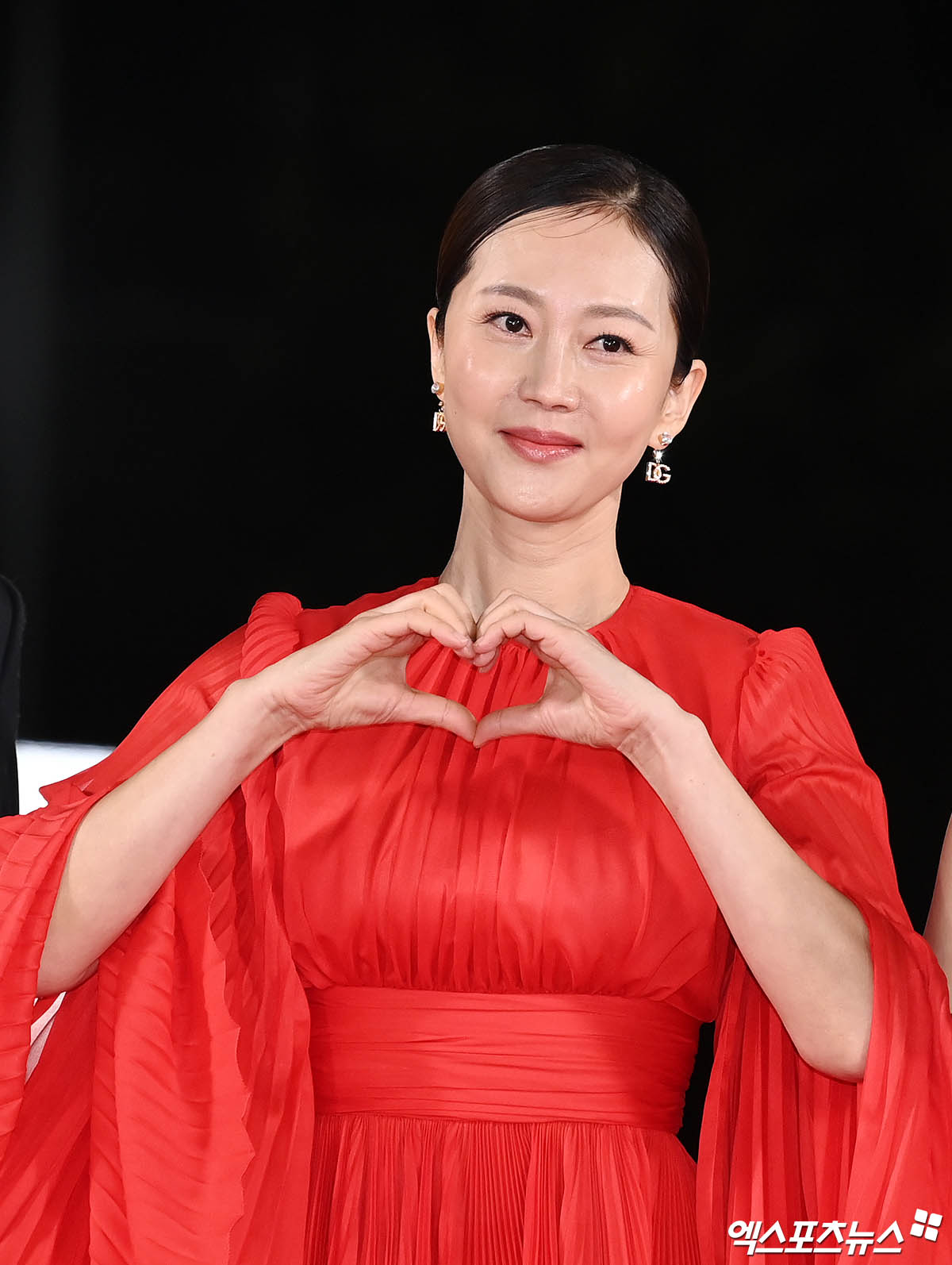 Thảm đỏ Rồng Xanh 2023: Đôi bạn thân Song Joong Ki - Jo In Sung hội ngộ, Park Bo Young được ví như công chúa - Ảnh 11.
