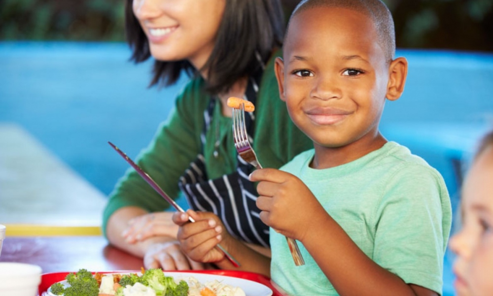 Chế độ ăn uống tốt nhất cho trẻ mắc bệnh tiểu đường tuýp 1 là gì? - Ảnh 1.