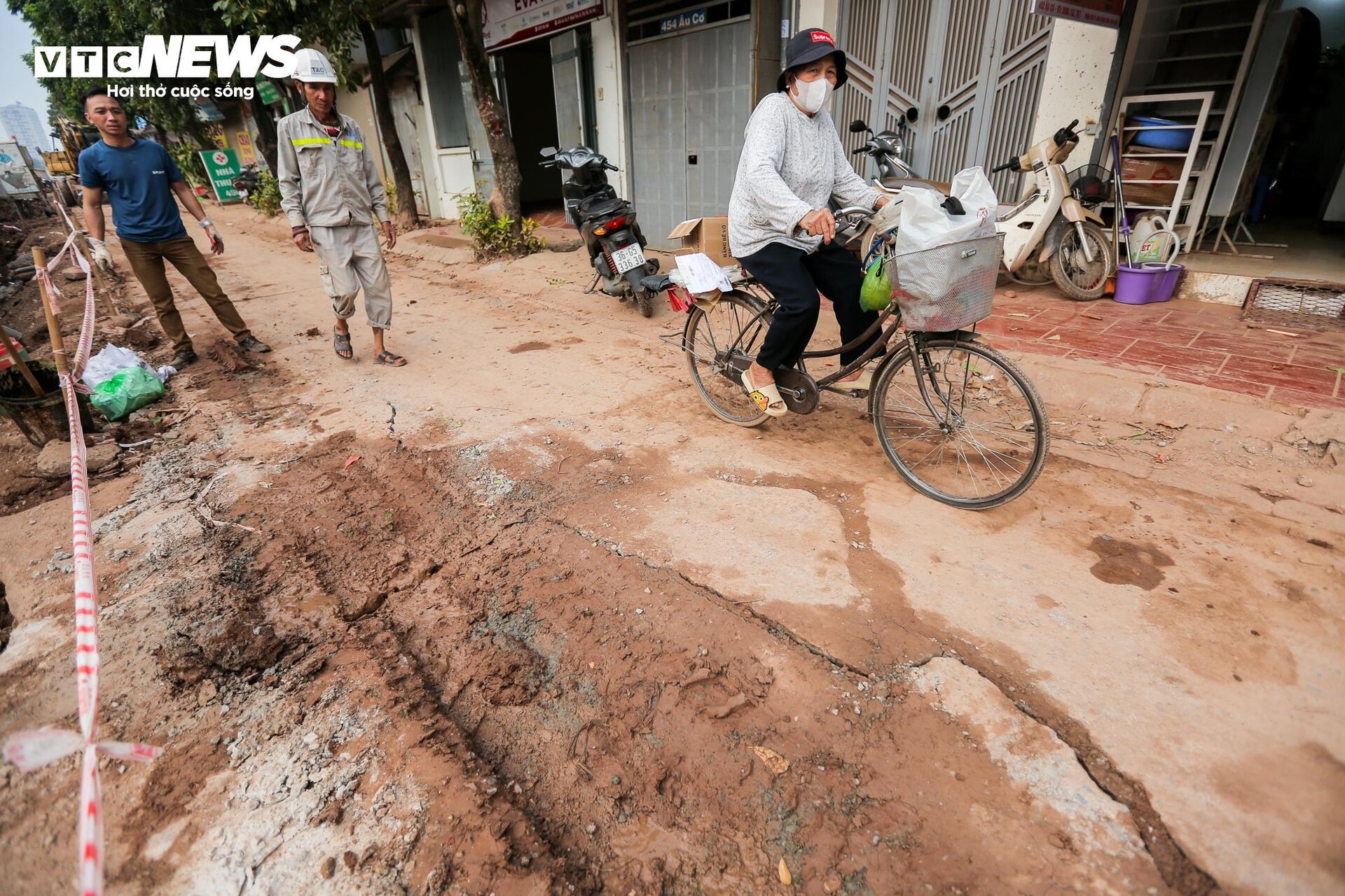 Hà Nội: Dự án mở đường mãi chưa xong, dân khốn khổ với cảnh bụi bẩn, lầy lội - Ảnh 9.