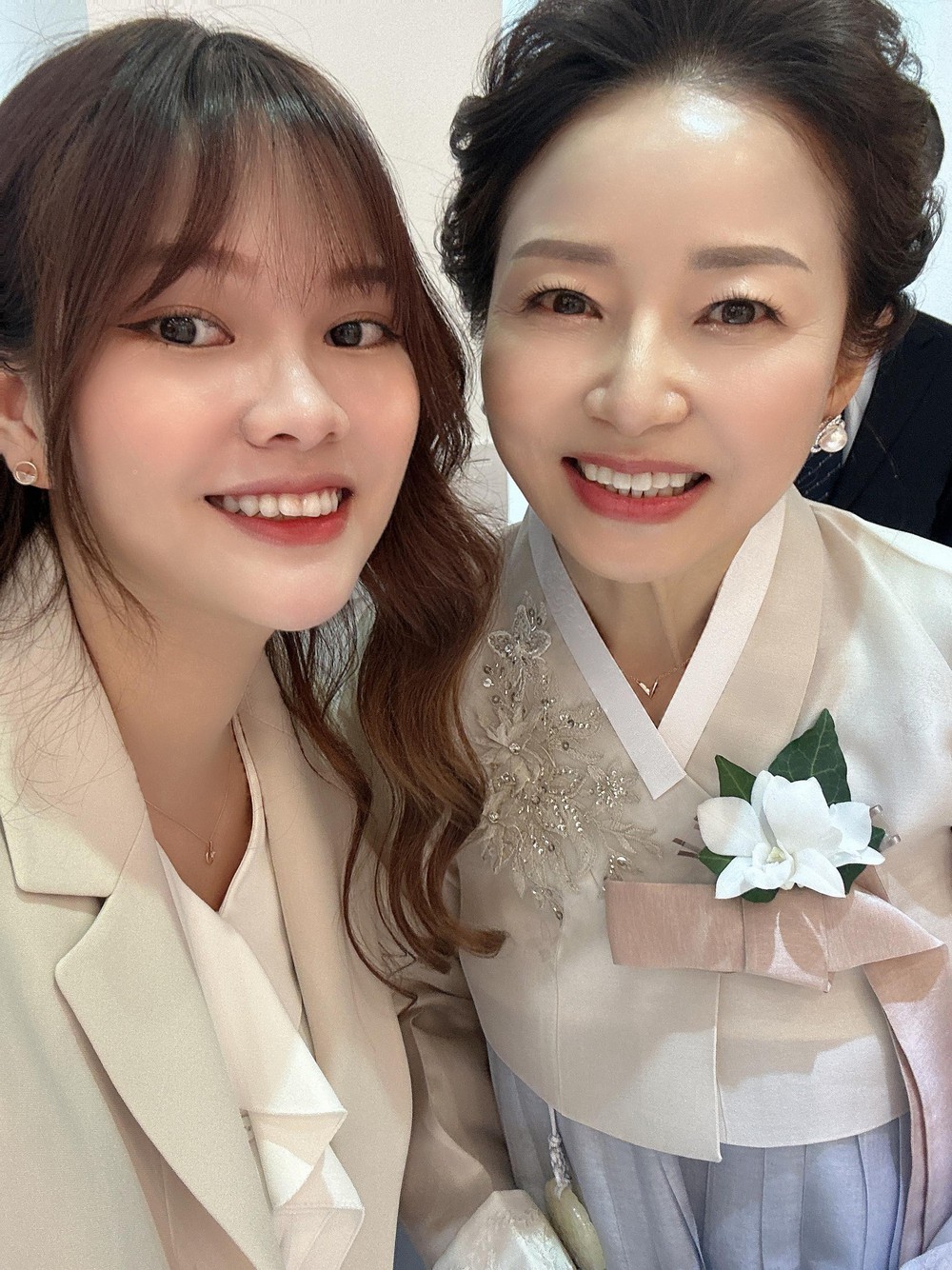 Chân dung mẹ chồng Hàn Quốc nhảy trong đám cưới ở Hà Tĩnh: U60 trẻ như chị của con dâu - Ảnh 6.