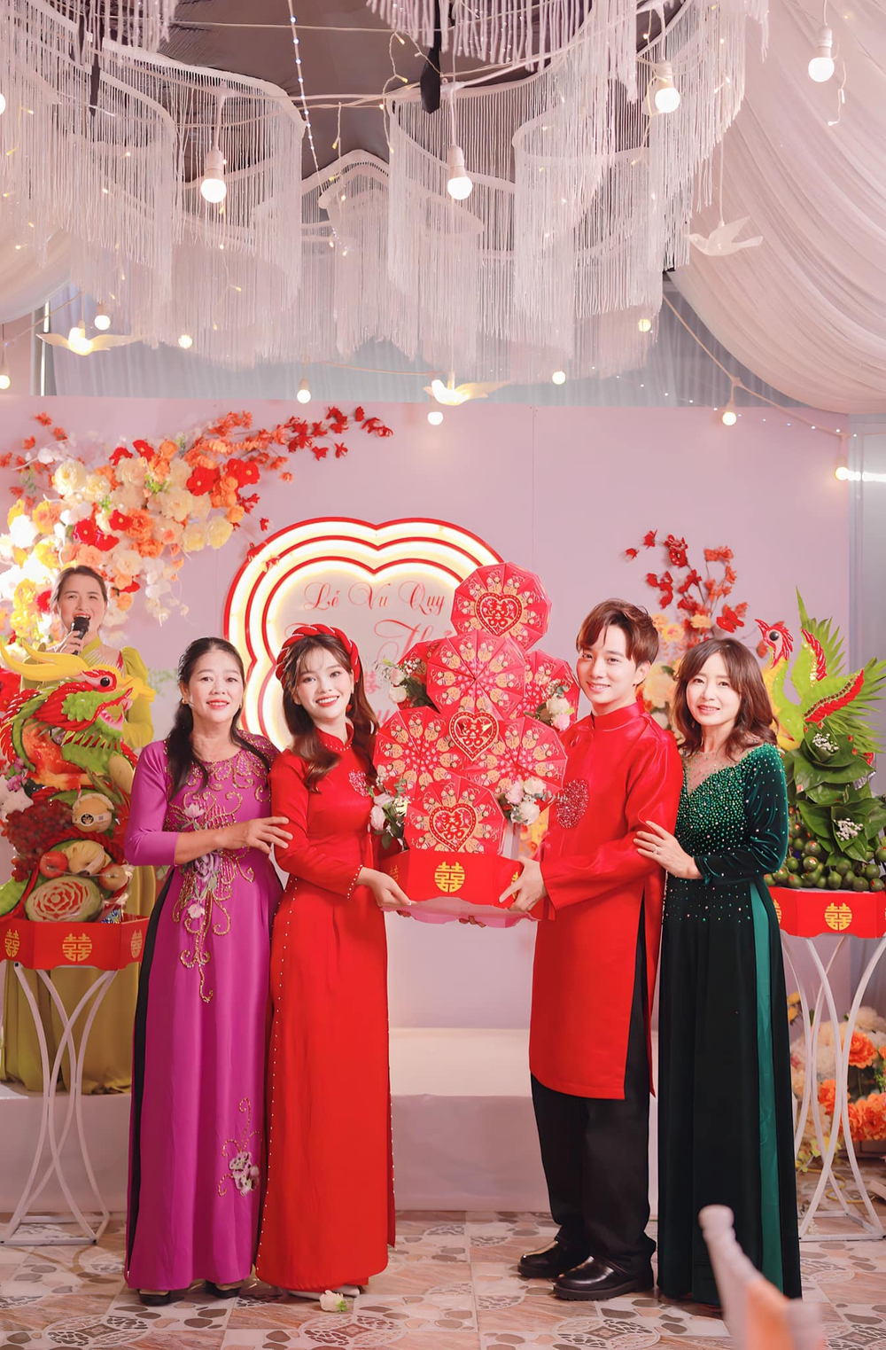 Chân dung mẹ chồng Hàn Quốc nhảy trong đám cưới ở Hà Tĩnh: U60 trẻ như chị của con dâu - Ảnh 2.