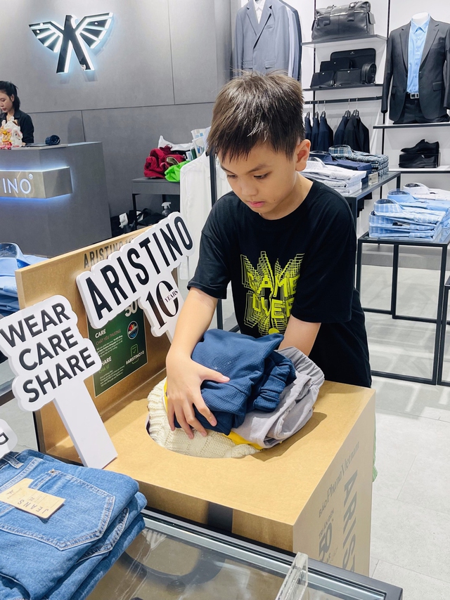 Aristino Wear.Care.Share: Kéo gần giấc mơ cho những em nhỏ có hoàn cảnh đặc biệt - Ảnh 4. Aristino Wear.Care.Share: Kéo gần giấc mơ cho những em nhỏ có hoàn cảnh đặc biệt - Ảnh 4.