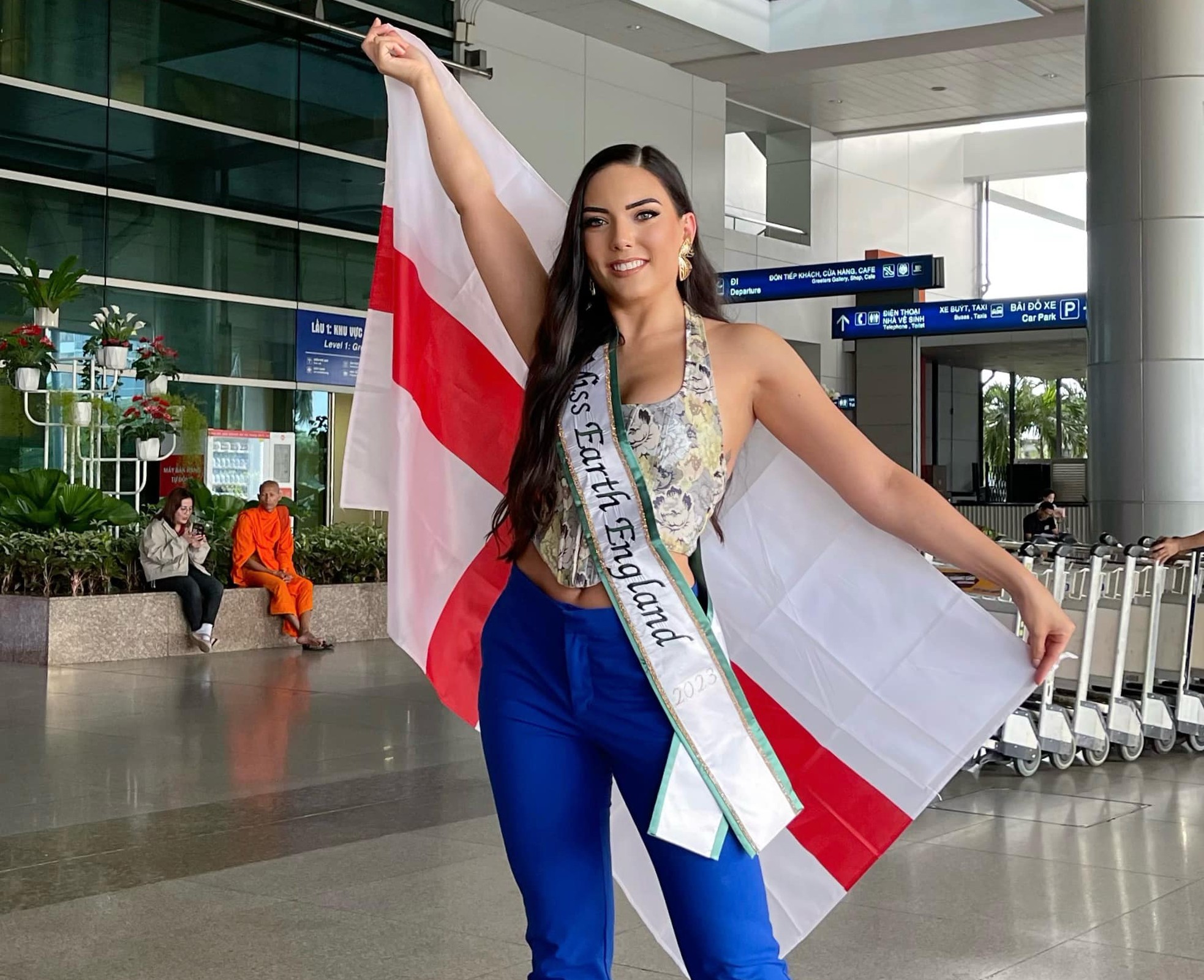 Người đẹp Mỹ mặc trang phục lạ mắt sang Việt Nam thi Hoa hậu Trái Đất - Ảnh 21.