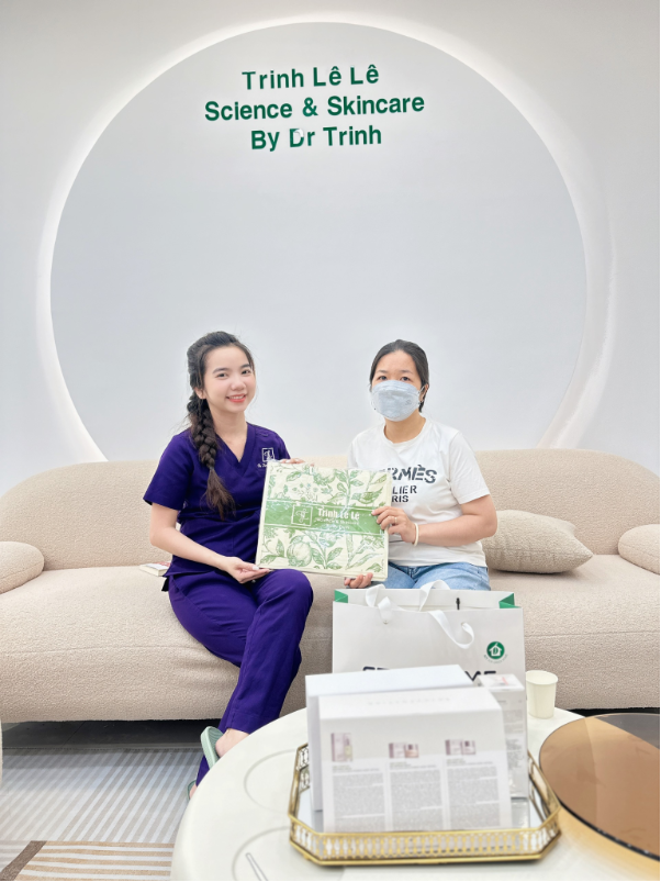 ThS. BS Lê Thị Cẩm Trinh: Hơn một thập kỉ nỗ lực vì làn da Việt - Ảnh 2. ThS. BS Lê Thị Cẩm Trinh: Hơn một thập kỉ nỗ lực vì làn da Việt - Ảnh 2.