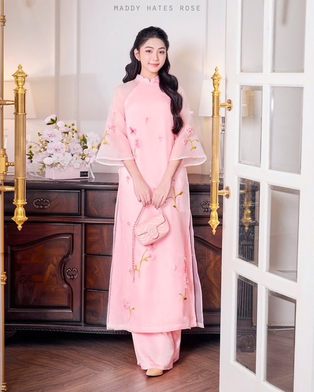 2 tháng nữa mới đến Tết Nguyên đán: Local brand Việt đua nhau trình làng 1001 mẫu áo dài đẹp mê tơi - Ảnh 11.