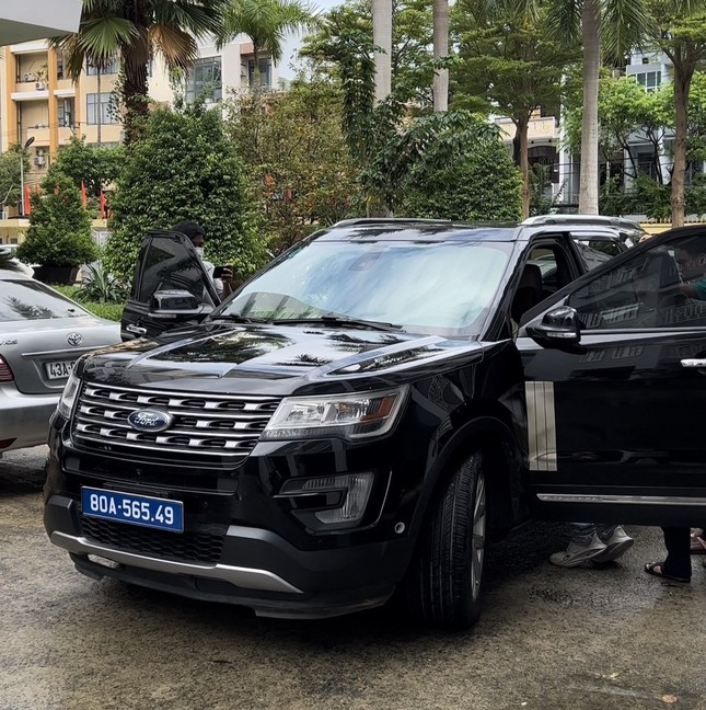 Đi ô tô biển xanh giả, "nổ" Đại tá công an để lừa đảo hàng tỷ đồng - Ảnh 2. Đi ô tô biển xanh giả, "nổ" Đại tá công an để lừa đảo hàng tỷ đồng - Ảnh 2.