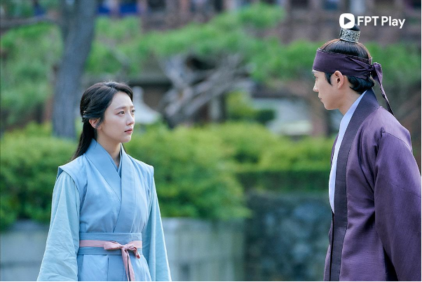 Kim Young Dae đã khác trong ‘Trăng Lên Ban Ngày’ - Ảnh 2. Kim Young Dae đã khác trong ‘Trăng Lên Ban Ngày’ - Ảnh 2.