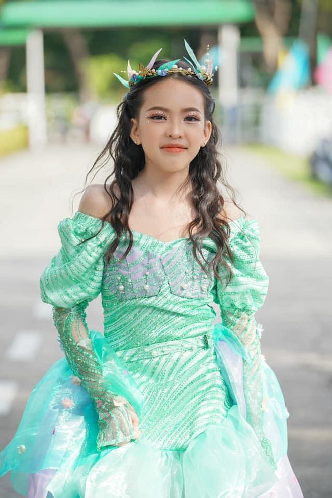 Cô bé gây sốt MXH vì quá xinh trong hội thao trường, hoá ra là cháu gái của cố danh hài đình đám này - Ảnh 2. Cô bé gây sốt MXH vì quá xinh trong hội thao trường, hoá ra là cháu gái của cố danh hài đình đám này - Ảnh 2.