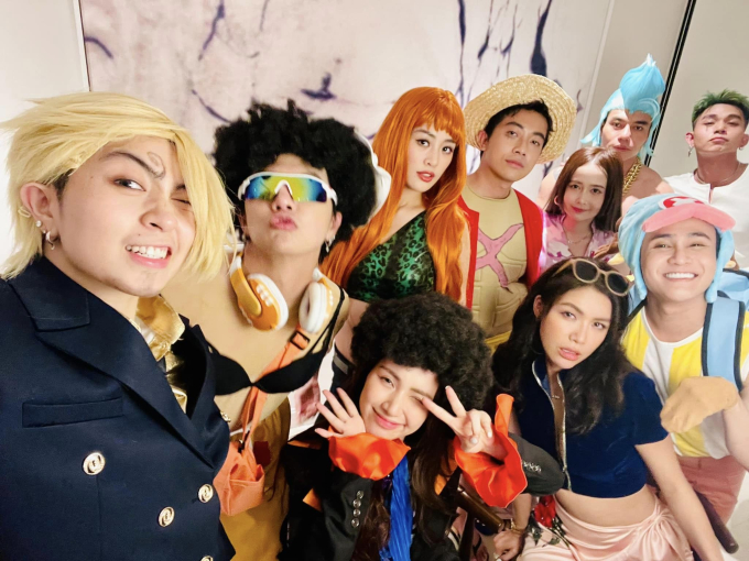 Tiệc tối đám cưới Puka - Gin Tuấn Kiệt: Hòa Minzy buộc váy "quẩy" bất chấp, dàn sao Vbiz hết hóa trang đến "đại chiến" hồ bơi - Ảnh 6. Tiệc tối đám cưới Puka - Gin Tuấn Kiệt: Hòa Minzy buộc váy "quẩy" bất chấp, dàn sao Vbiz hết hóa trang đến "đại chiến" hồ bơi - Ảnh 6.