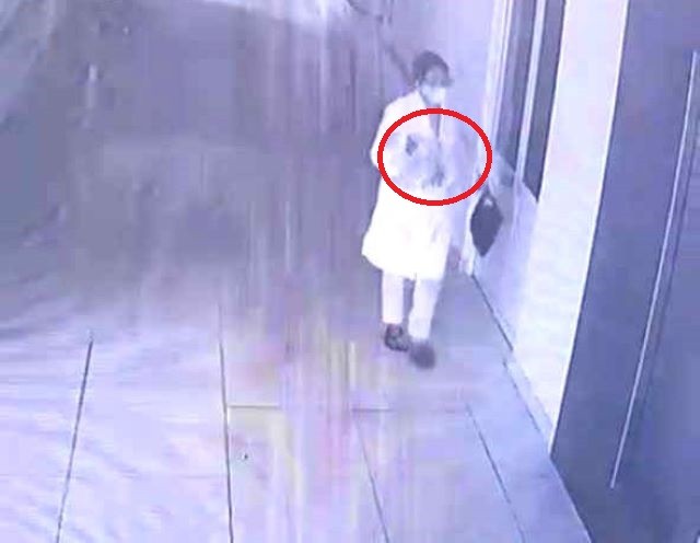 Nghi bắt cóc trong bệnh viện ở Bình Dương: Sản phụ kể lại lúc bé sơ sinh bị người mặc áo blouse bế đi - Ảnh 2. Nghi bắt cóc trong bệnh viện ở Bình Dương: Sản phụ kể lại lúc bé sơ sinh bị người mặc áo blouse bế đi - Ảnh 2.
