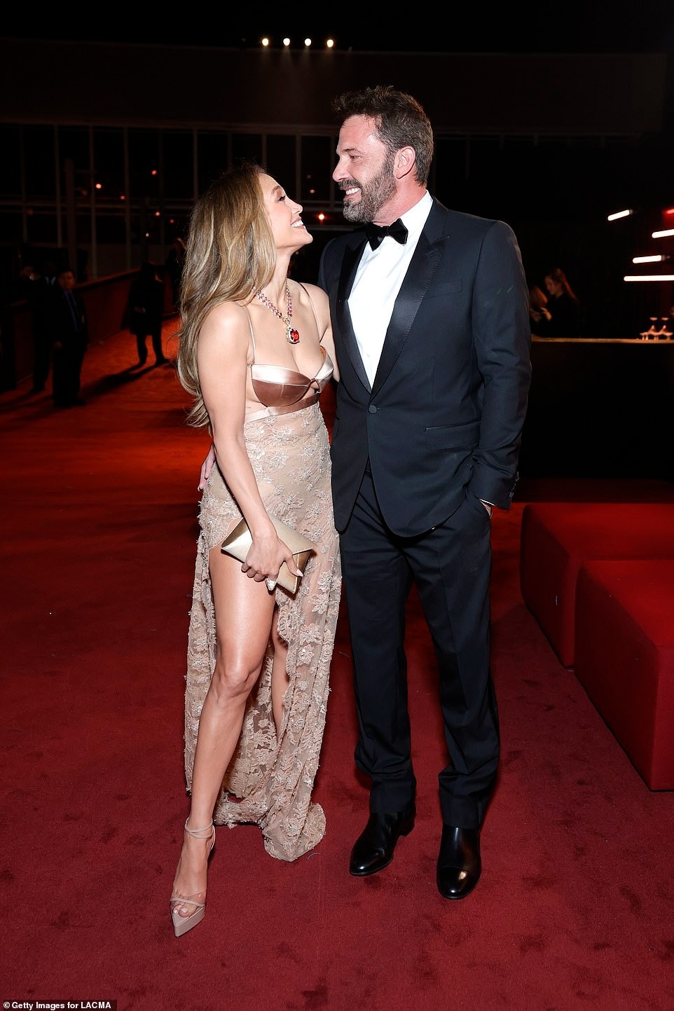 Kim Kardashian, Jennifer Lopez khoe sắc quyến rũ tại dạ tiệc của Gucci - Ảnh 5.