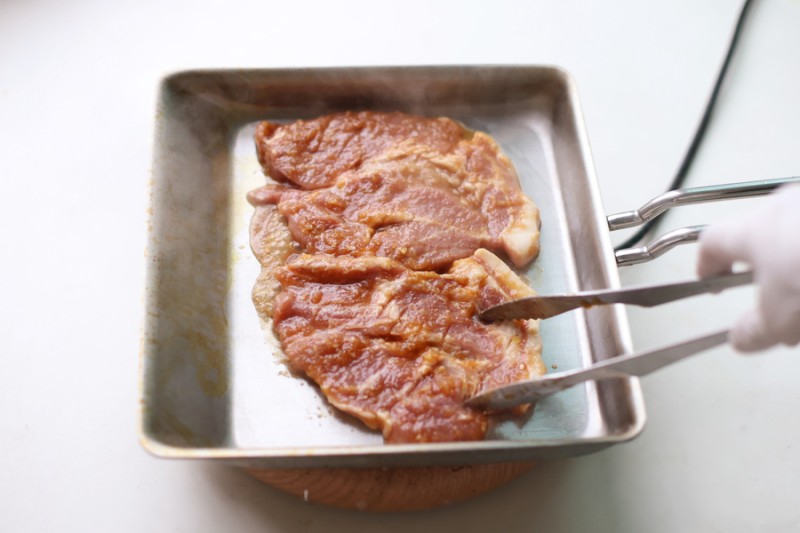 Cách làm món thịt nướng chảo nhưng vị thơm ngon như nướng than hoa - Ảnh 7.