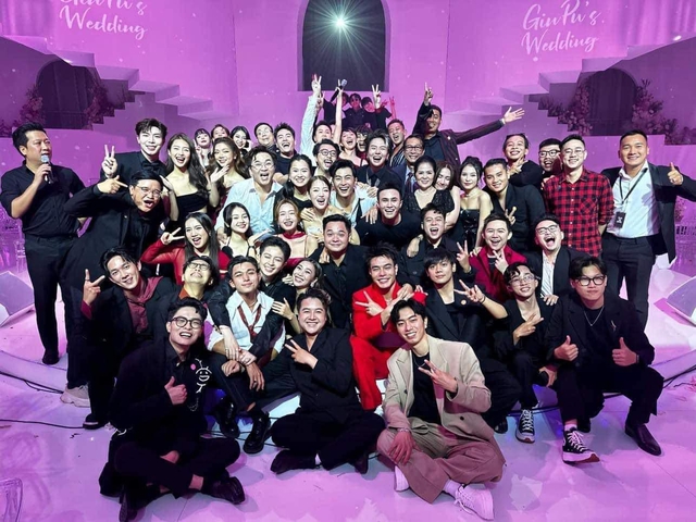 Sao Việt quẩy sung ở tiệc Puka - Gin Tuấn Kiệt: Dương Lâm đu tường, Hòa Minzy lau sàn, 1 diễn viên chấn thương - Ảnh 4. Sao Việt quẩy sung ở tiệc Puka - Gin Tuấn Kiệt: Dương Lâm đu tường, Hòa Minzy lau sàn, 1 diễn viên chấn thương - Ảnh 4.