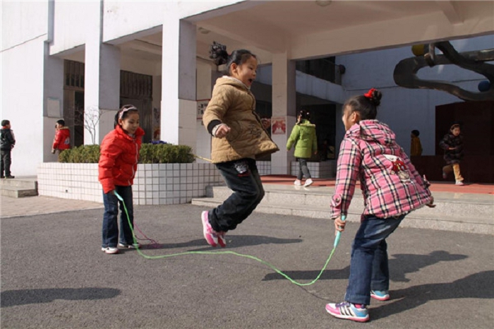 3 môn thể thao kích thích trẻ phát triển chiều cao tại nhà, ít rắc rối hơn so với bơi lội hay nhảy cao - Ảnh 5. 3 môn thể thao kích thích trẻ phát triển chiều cao tại nhà, ít rắc rối hơn so với bơi lội hay nhảy cao - Ảnh 5.