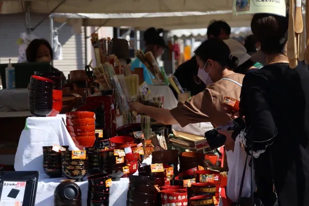 Tặng tiền cho cư dân chuyển đến sinh sống, thị trấn ở Nhật Bản vẫn gặp áp lực dân số - Ảnh 4.