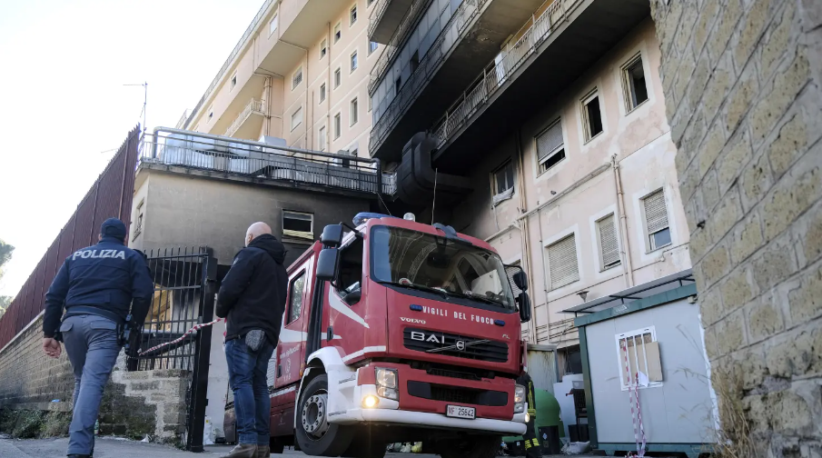 Cháy bệnh viện gần thủ đô Rome của Italy, ít nhất ba người thiệt mạng - Ảnh 4.