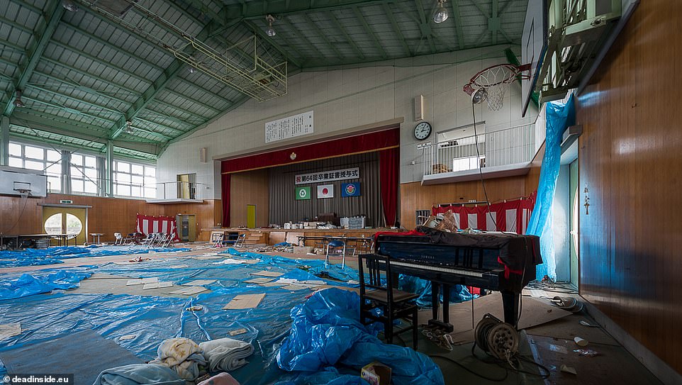 Bộ ảnh ghi lại khung cảnh gần nh&agrave; m&aacute;y Hạt nh&acirc;n Fukushima sau thảm họa kinh ho&agrave;ng: G&igrave; cũng c&oacute; chỉ vắng b&oacute;ng người- Ảnh 5.