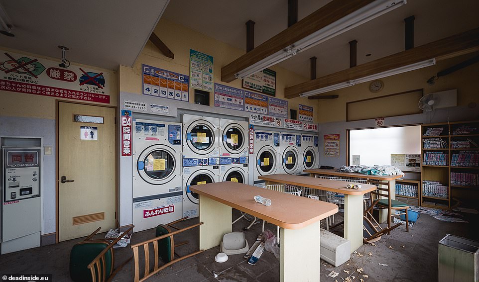 Bộ ảnh ghi lại khung cảnh gần nh&agrave; m&aacute;y Hạt nh&acirc;n Fukushima sau thảm họa kinh ho&agrave;ng: G&igrave; cũng c&oacute; chỉ vắng b&oacute;ng người- Ảnh 7.