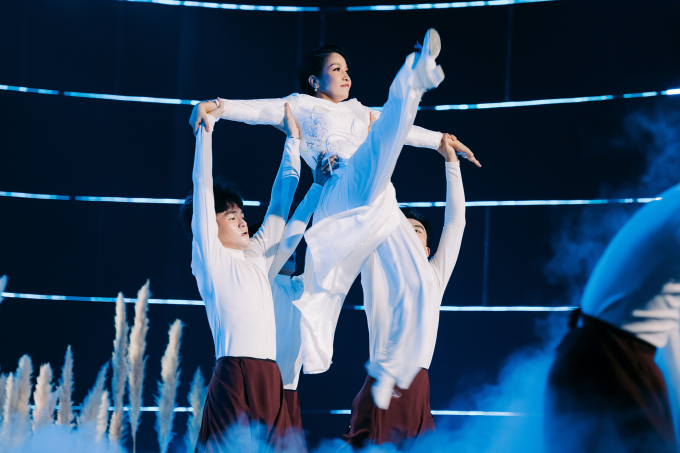 Tròn xoe mắt khi xem diva Mỹ Linh nhào lộn vun vút tại show Chị Đẹp, chiến thắng quá thuyết phục! - Ảnh 2. Tròn xoe mắt khi xem diva Mỹ Linh nhào lộn vun vút tại show Chị Đẹp, chiến thắng quá thuyết phục! - Ảnh 2.
