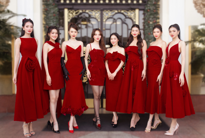 &quot;Bà trùm&quot; Kim Dung và dàn Bông hậu Vbiz khoe sắc với đầm đỏ rực, khởi động mùa lễ hội cuối năm - Ảnh 1.