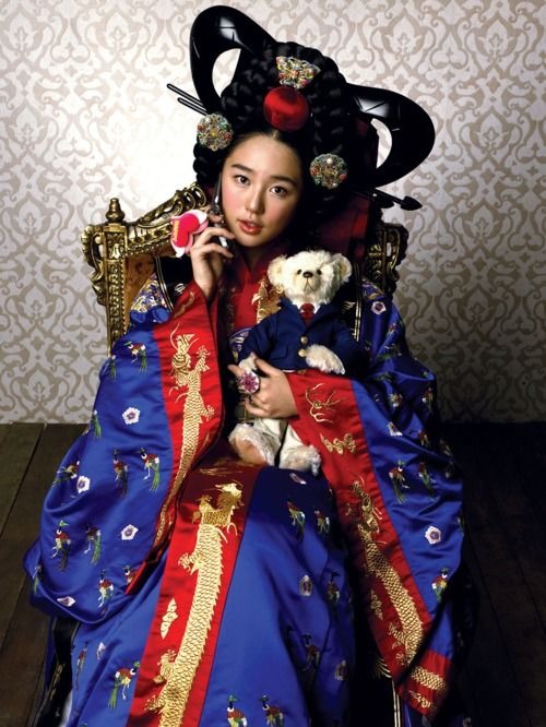 17 năm trôi qua, Yoon Eun Hye vẫn là thái tử phi đẹp nhất màn ảnh Hàn, outfit từ năm 2006 đỉnh khỏi bàn- Ảnh 4.