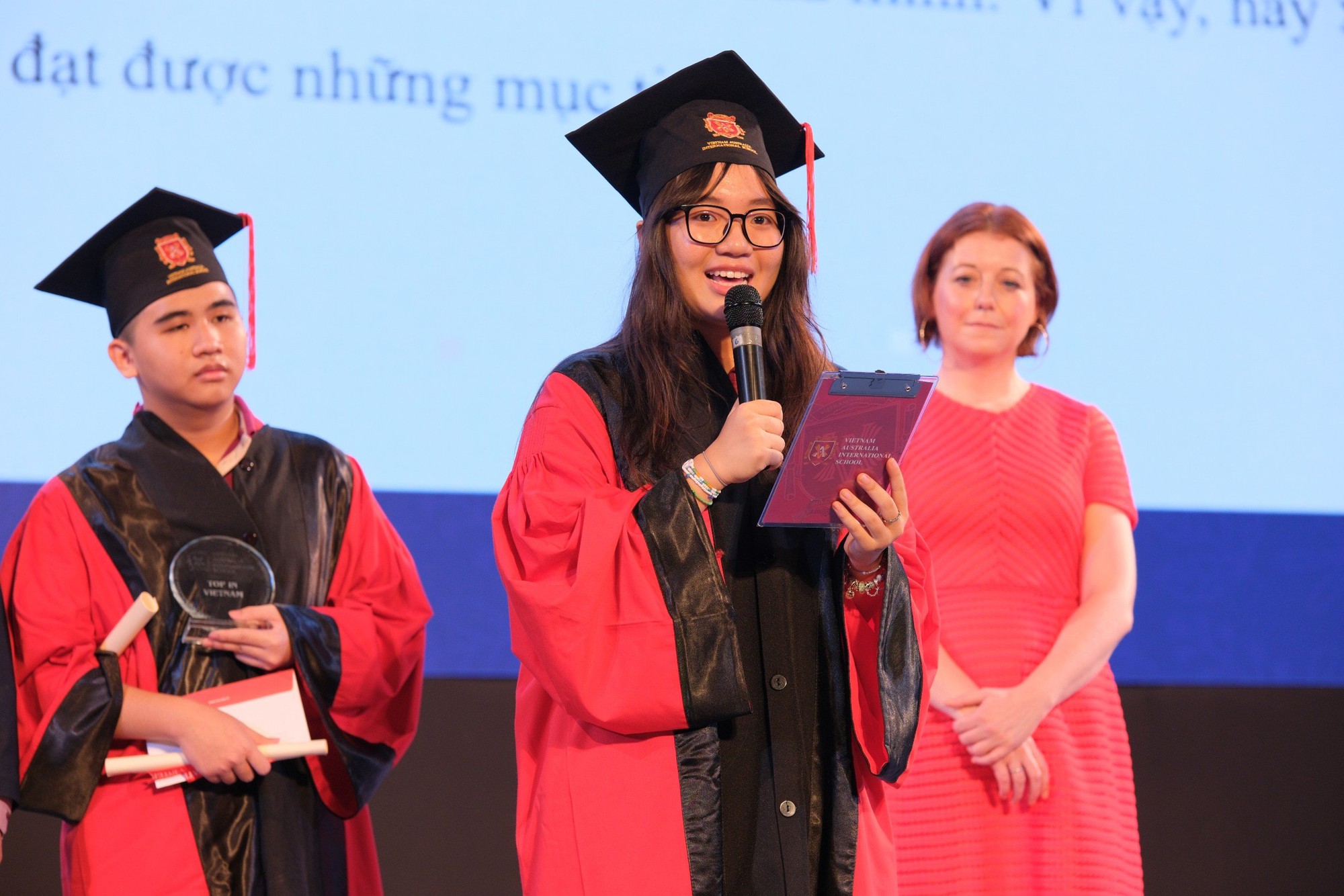4 học sinh đạt điểm cao nhất Việt Nam trong các kỳ thi của Cambridge- Ảnh 2.