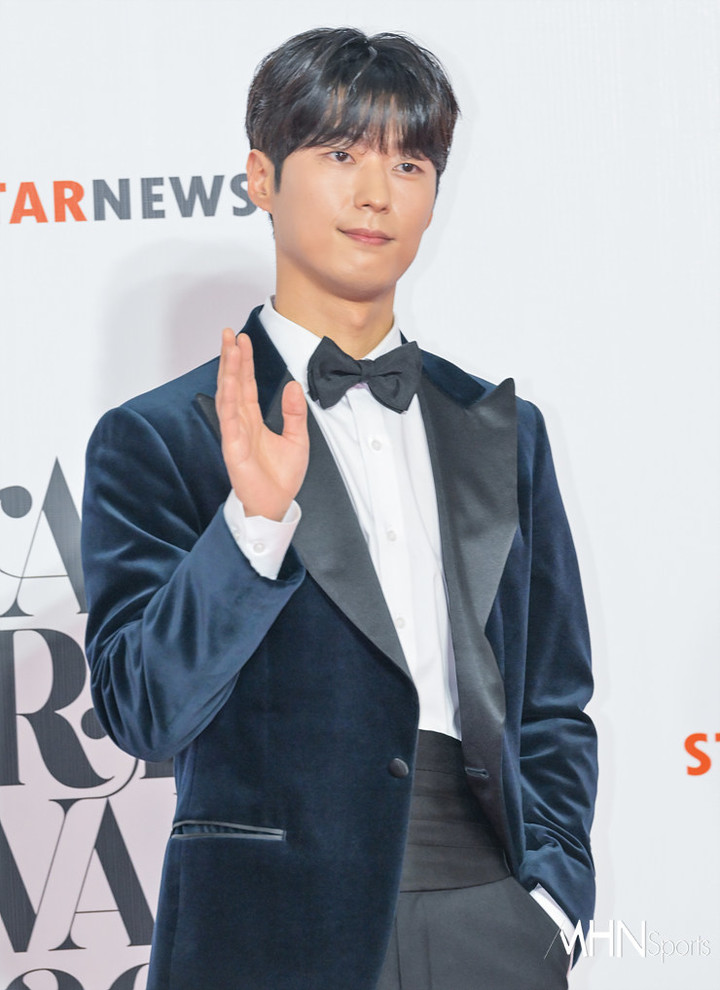 Siêu thảm đỏ AAA 2023: Jang Won Young chấp camera thường, nam thần gen 2 Jae Joong - Suho so đọ visual cực gắt- Ảnh 38. Siêu thảm đỏ AAA 2023: Jang Won Young chấp camera thường, nam thần gen 2 Jae Joong - Suho so đọ visual cực gắt- Ảnh 38.