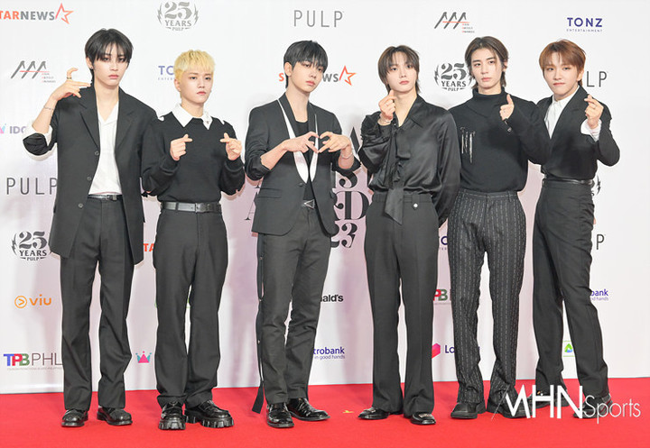 Siêu thảm đỏ AAA 2023: Jang Won Young chấp camera thường, nam thần gen 2 Jae Joong - Suho so đọ visual cực gắt- Ảnh 32. Siêu thảm đỏ AAA 2023: Jang Won Young chấp camera thường, nam thần gen 2 Jae Joong - Suho so đọ visual cực gắt- Ảnh 32.