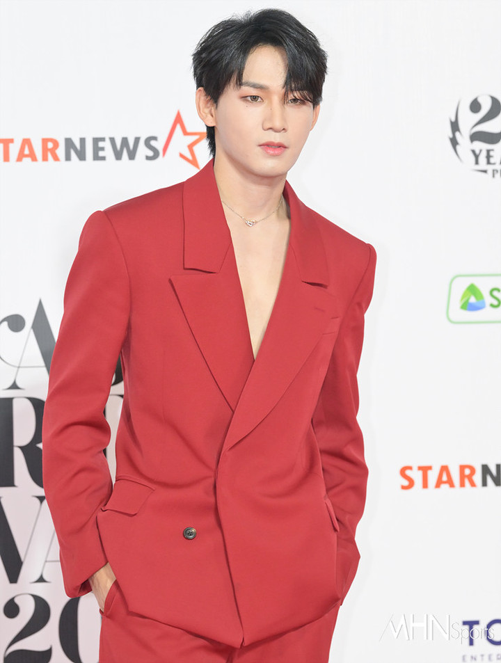 Siêu thảm đỏ AAA 2023: Jang Won Young chấp camera thường, nam thần gen 2 Jae Joong - Suho so đọ visual cực gắt- Ảnh 42. Siêu thảm đỏ AAA 2023: Jang Won Young chấp camera thường, nam thần gen 2 Jae Joong - Suho so đọ visual cực gắt- Ảnh 42.
