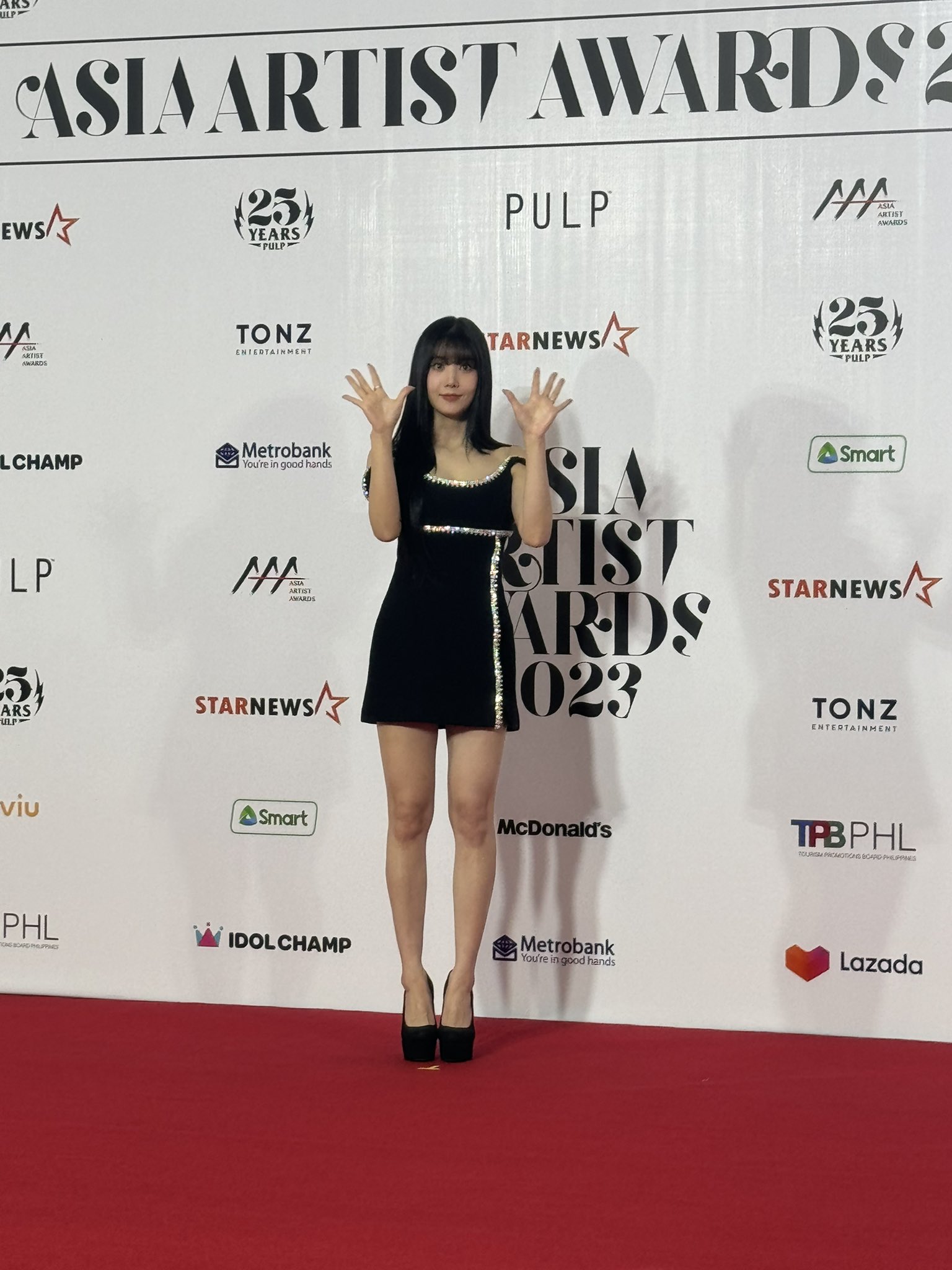 Siêu thảm đỏ AAA 2023: Jang Won Young chấp camera thường, nam thần gen 2 Jae Joong - Suho so đọ visual cực gắt- Ảnh 14. Siêu thảm đỏ AAA 2023: Jang Won Young chấp camera thường, nam thần gen 2 Jae Joong - Suho so đọ visual cực gắt- Ảnh 14.