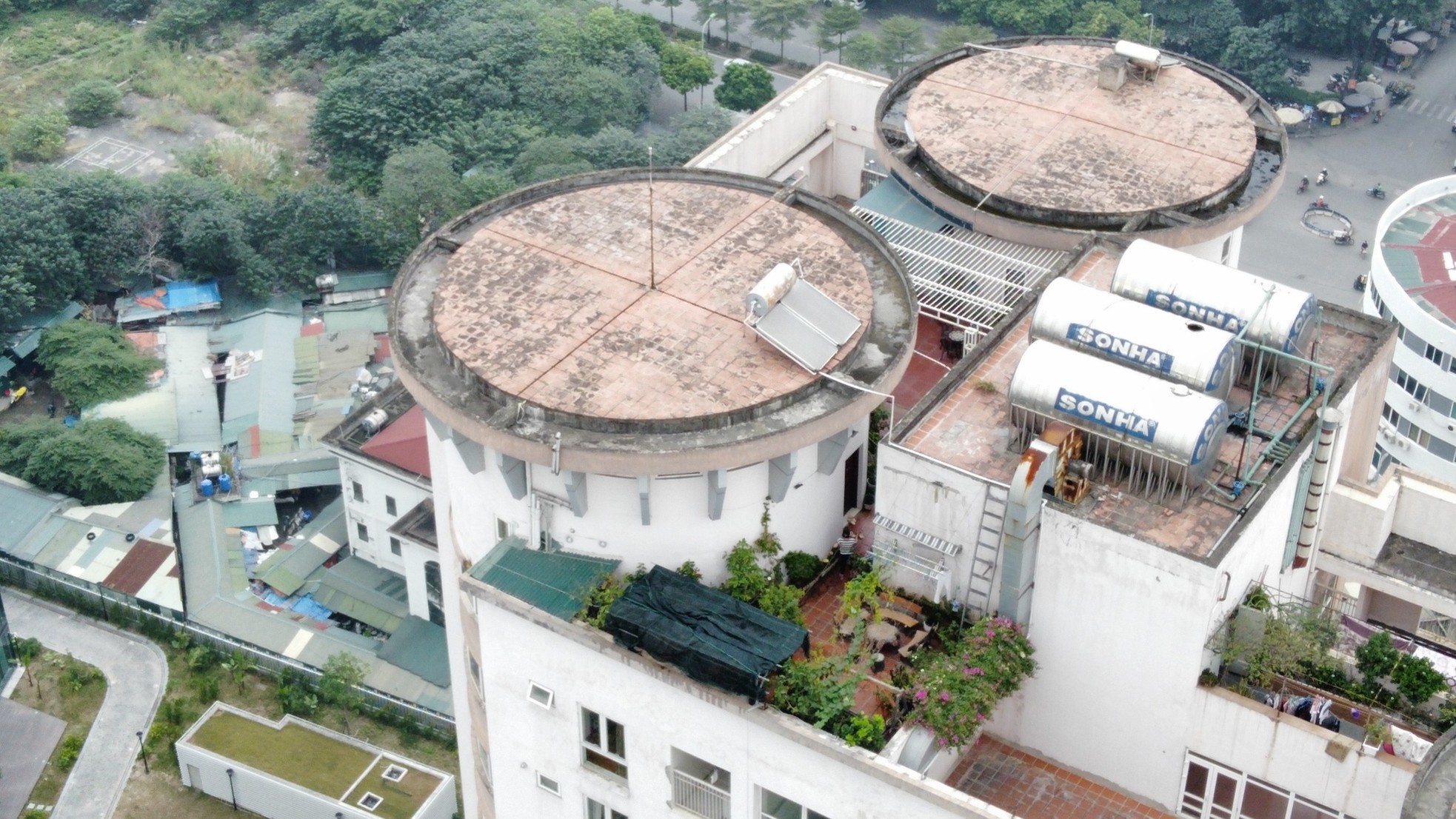 Hà Nội lên tiếng việc chậm xử lý chung cư biến tầng kỹ thuật thành căn hộ và văn phòng - Ảnh 11. Hà Nội lên tiếng việc chậm xử lý chung cư biến tầng kỹ thuật thành căn hộ và văn phòng - Ảnh 11.