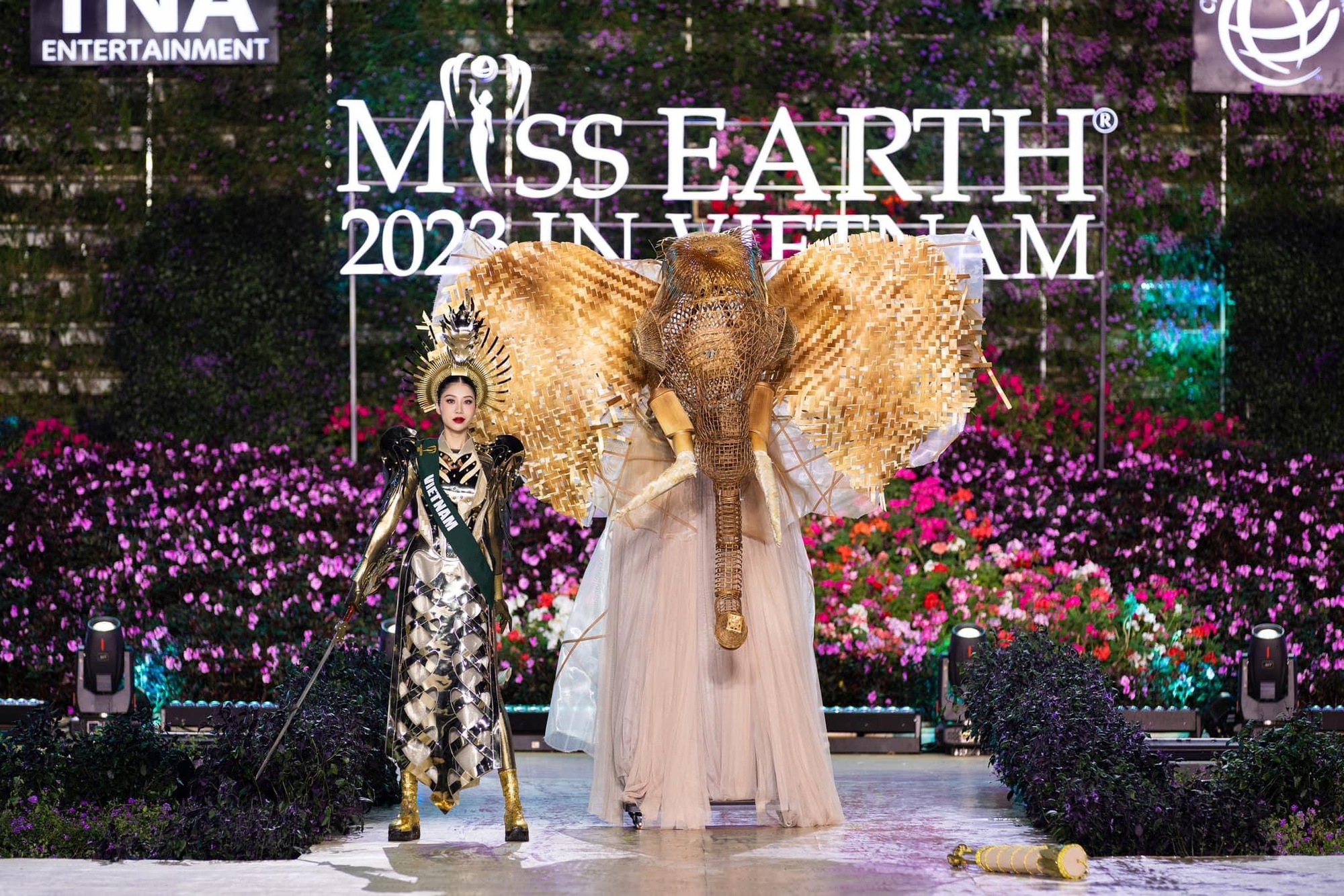 Bán kết Miss Earth 2023: Thi bikini dưới thời tiết 15 độ, trang phục đầu voi của Lan Anh bỗng viral khắp MXH- Ảnh 5.