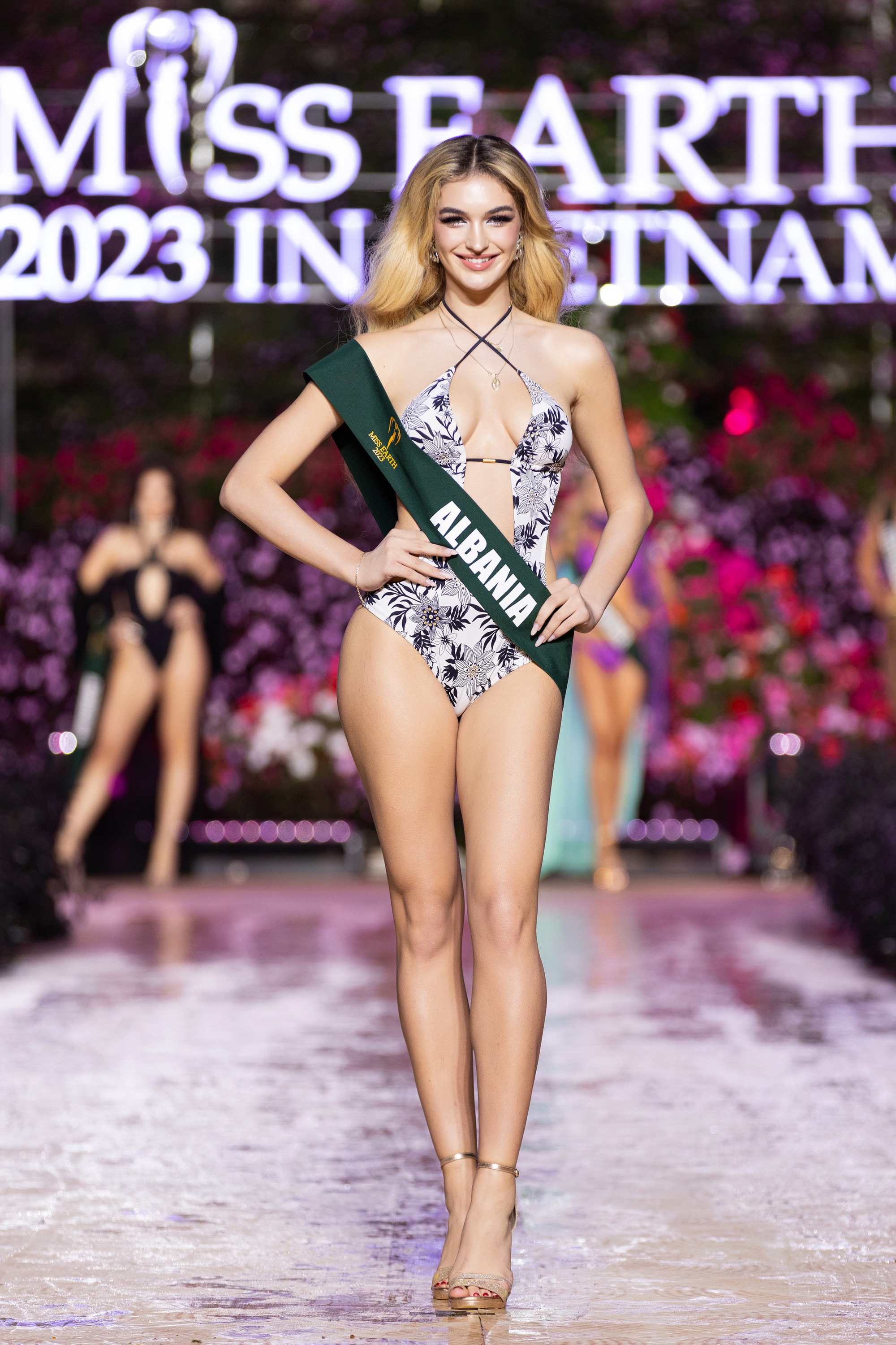 Bán kết Miss Earth 2023: Thi bikini dưới thời tiết 15 độ, trang phục đầu voi của Lan Anh bỗng viral khắp MXH- Ảnh 10.