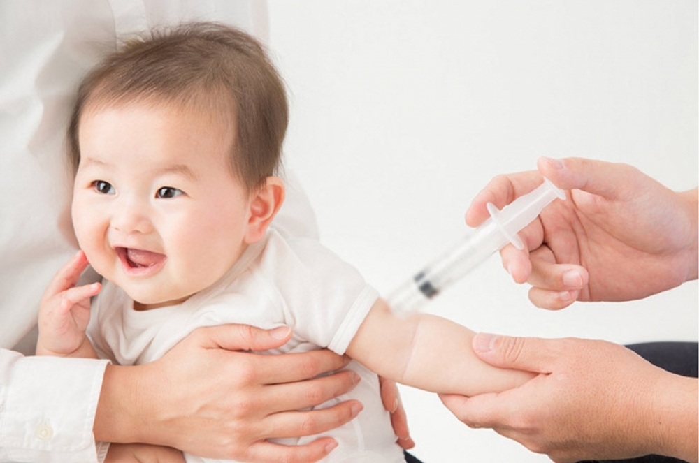 Có vaccine trở lại, trẻ cần được tiêm bù như thế nào? - Ảnh 1.